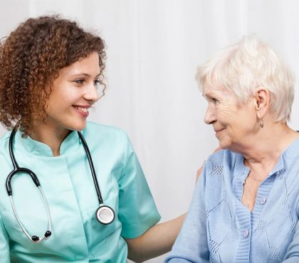 8 Solutions for Effective Communication with Elderly Patients
